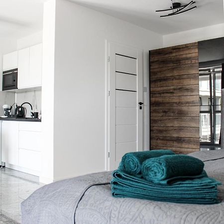 Apartament Black-Niska Z Garazem Podziemnym Кельце Екстер'єр фото