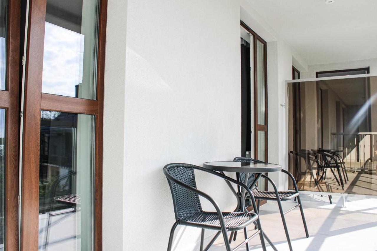 Apartament Black-Niska Z Garazem Podziemnym Кельце Екстер'єр фото