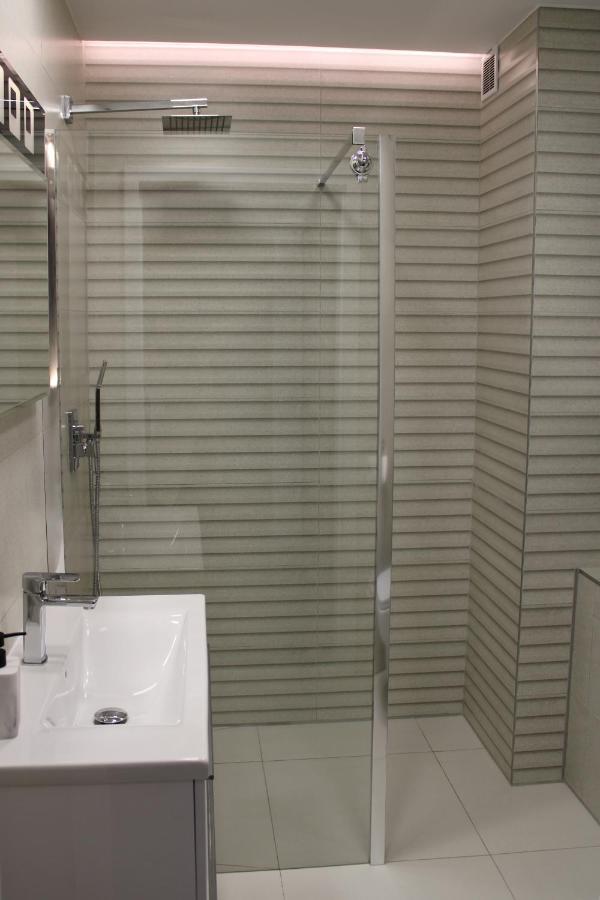 Apartament Black-Niska Z Garazem Podziemnym Кельце Екстер'єр фото